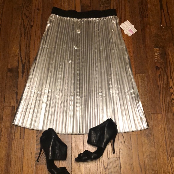 LuLaRoe Dresses & Skirts - LuLaRoe Jill Metallic Holiday Collection